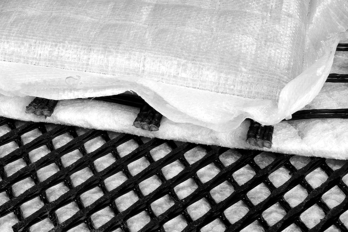 Geotextil para protección de geomembrana referencial